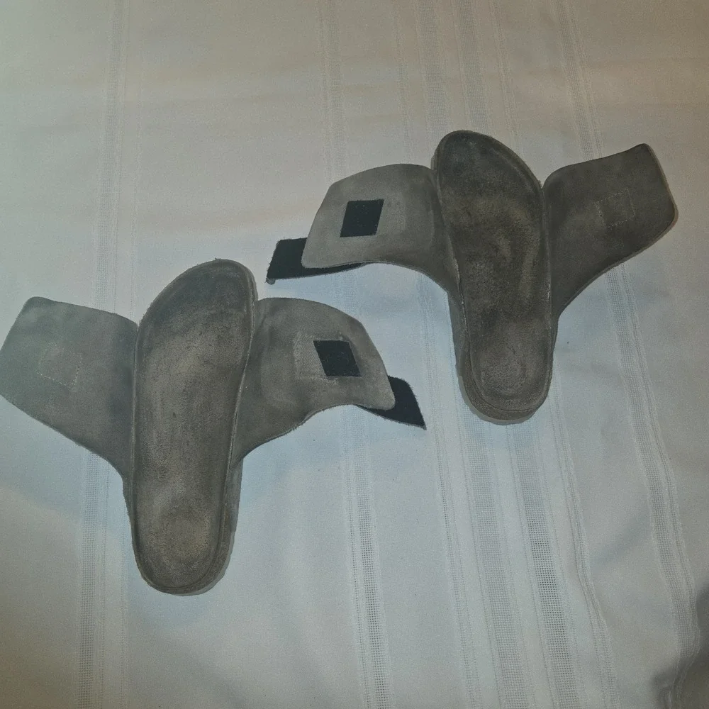 Birkenstock Kyoto Sandals 7M 9W Stone Suede Leather Adjustable Strap Lightweight